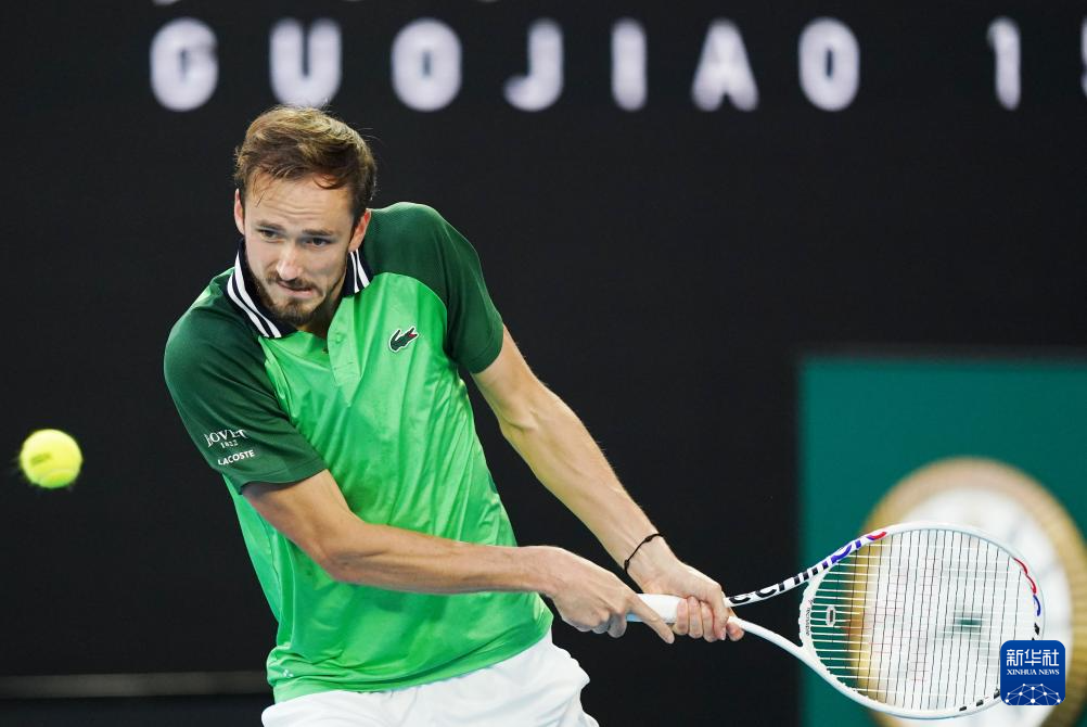 奇妙的缘分，马里奥-马丁的巴拉多利德首秀就是在伯纳乌客战皇马