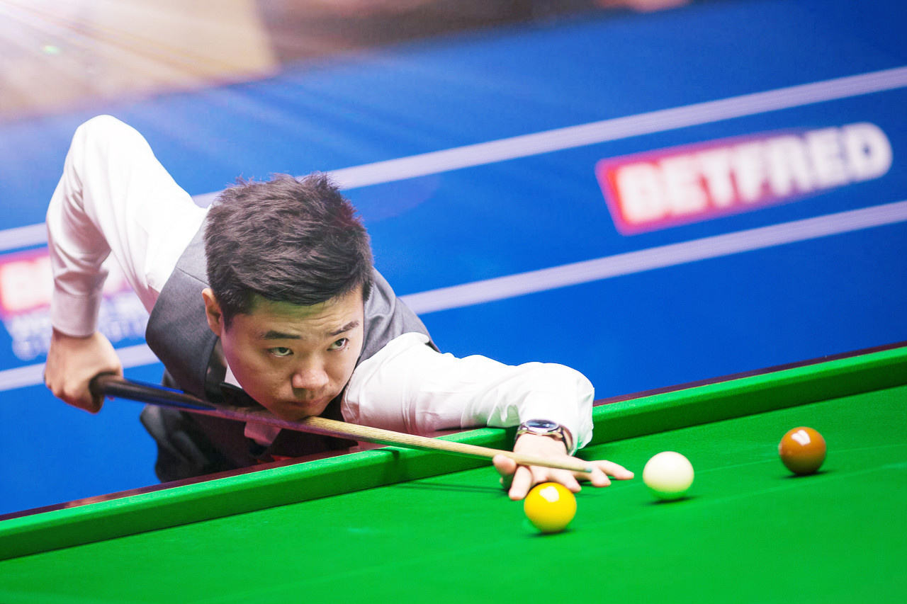 替补球员在 替补球员在