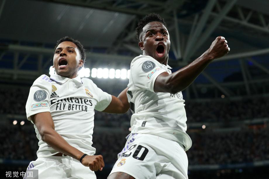 会露出与媒 会露出与媒